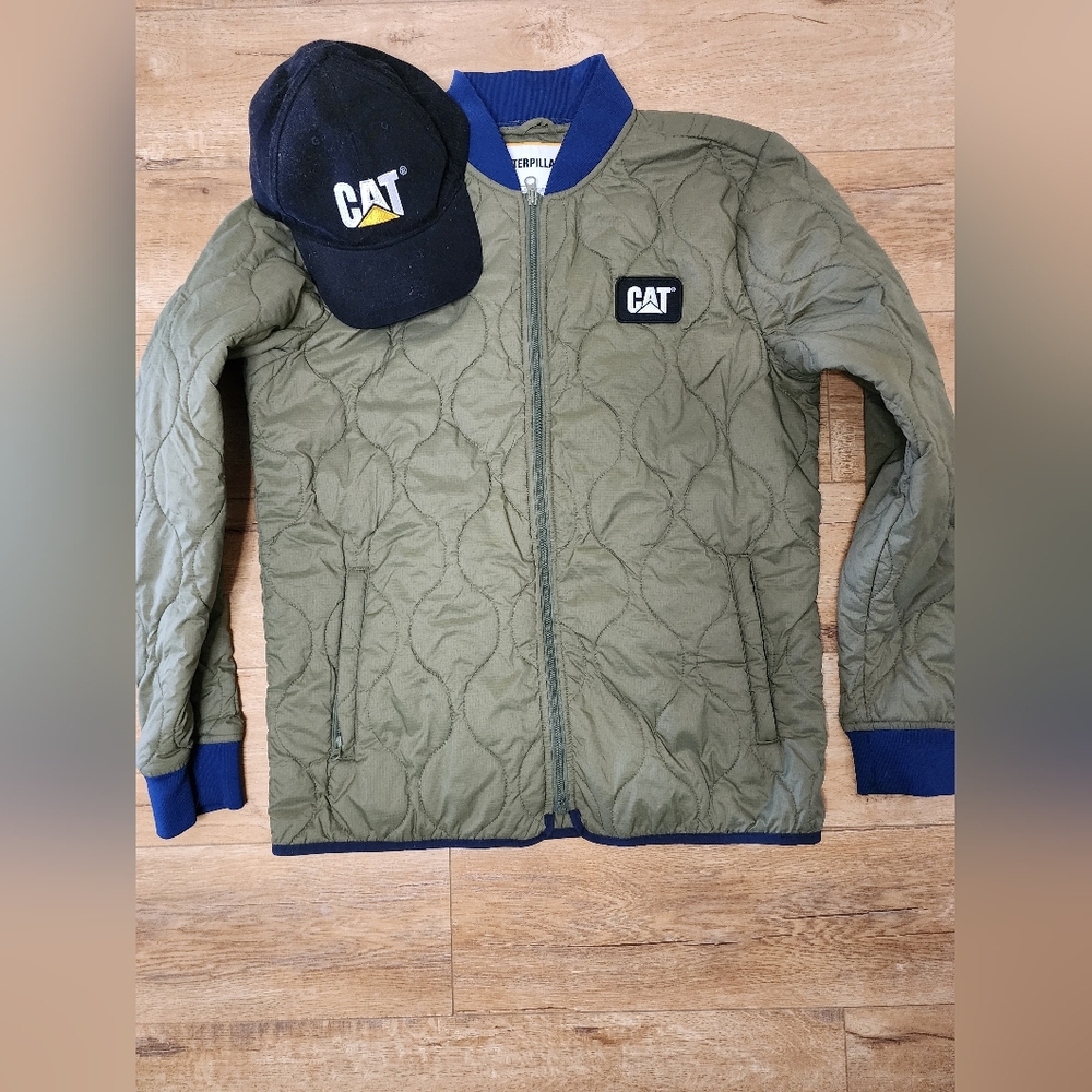 $119 NWOT CAT Caterpillar Insulated Quilted Bomber Slim Jacket Men's L + Cap